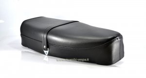 Complete black seat for Vespa 80&#x2F;125&#x2F;150&#x2F;200 PX 1st Series 