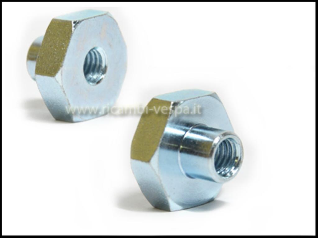 Zinc-plated wheel fastening nut (M8 with 22 key) 