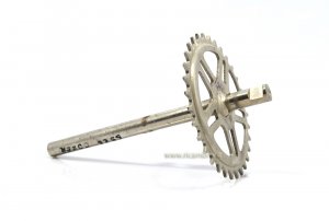 Pedal axle with 28 teeth cogwheel 