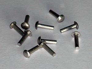 Rivets kit for drilled plates 